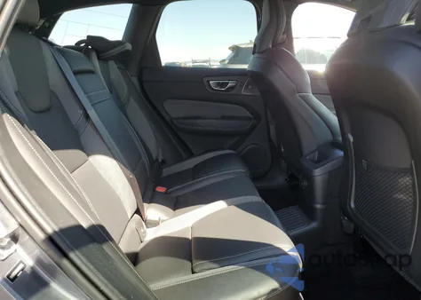 2021 Volvo Xc60 T8 Recharge R-Design из США, поврежденный, VIN YV4BR0DM5M1870075